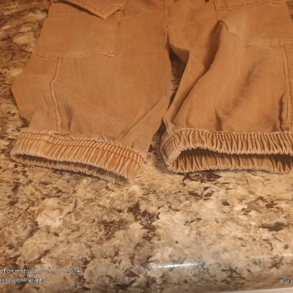 Old Navy Boys Cargo Pants Size Extra Small Tan Khaki Color